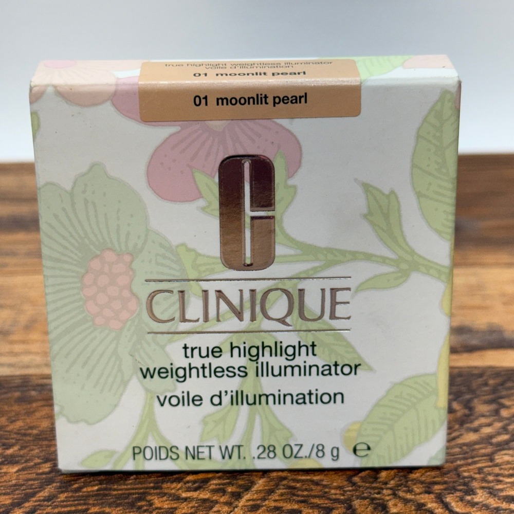 Clinique True Highlight Weightless Illuminator 01 Moonlit Pearl 0.28oz Face Glow